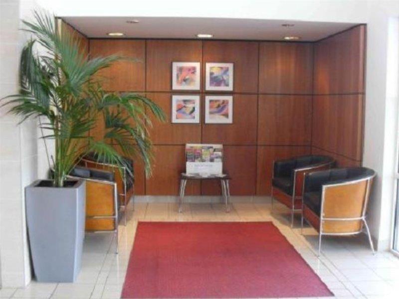 Ramada By Wyndham Cambridge Hotel Fen Drayton Exterior photo