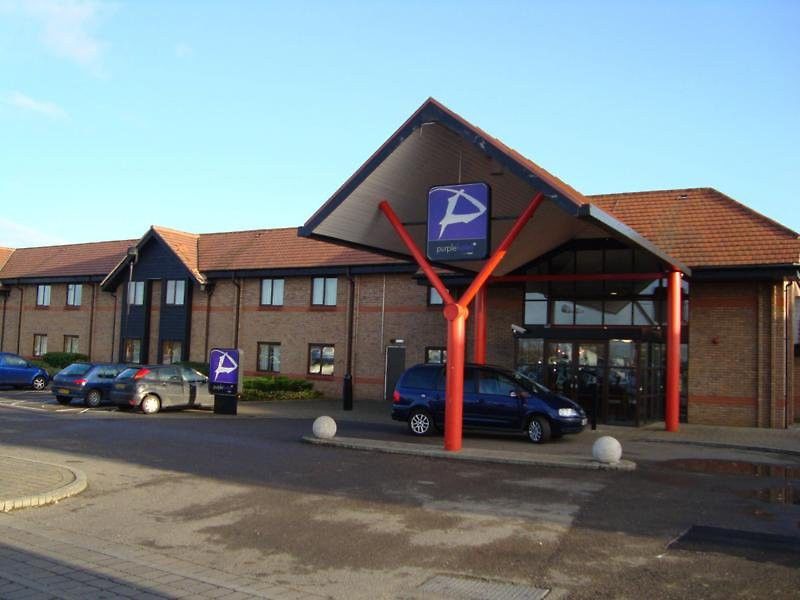 Ramada By Wyndham Cambridge Hotel Fen Drayton Exterior photo